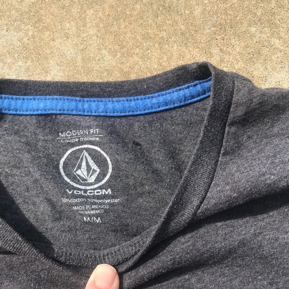 Volcom tee shirt. Size medium. - Picture 3 of 4